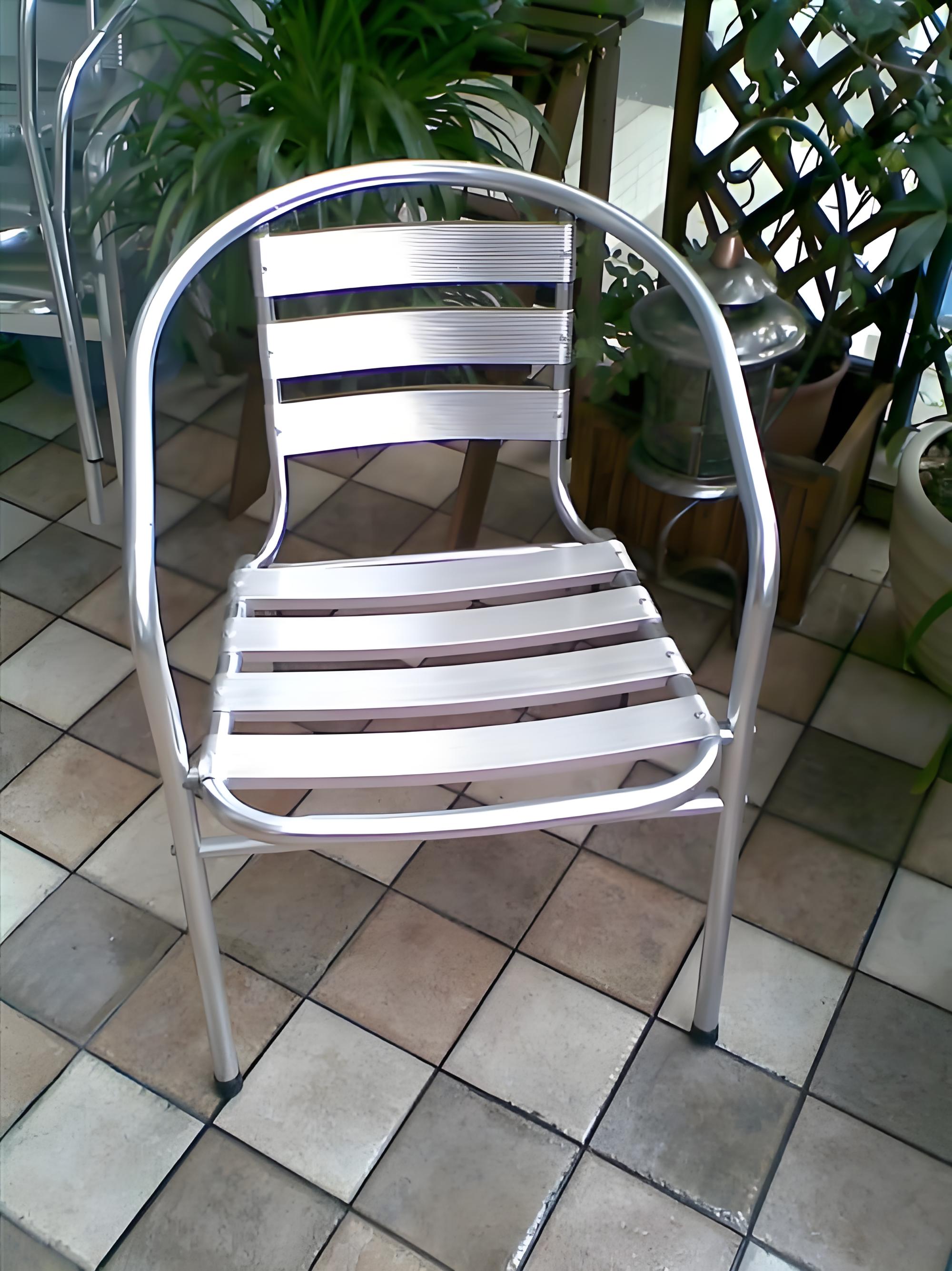 Permohonan bahan aluminium di kerusi